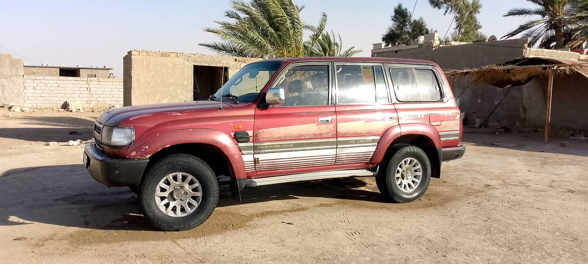 سلام عليكم ليله علوي موديل 95 رقم بغداد انكليزي تبريد ثلج مكينه وكير جدد مال ملكه 3000 بانزين + غاز يعني انسه الصراف تخم تايرات مسجل سستم سماعات كهربائيات كله شغاله جام اوتو 7 راكب لايت زنون ابيض مكان النجف مشخاب السعر 70 وبيها مجال ***********
