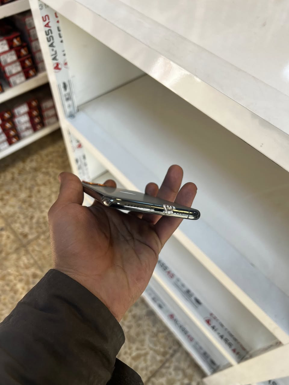 جهاز نضيف الله شاهد ومامفتوح بعده بلستيكر مالته ذاكرته 256 بطاريه 82 الجهاز مابي اي نقص كلشي شغال عنواني بغداد حي اور رقمي ***********
