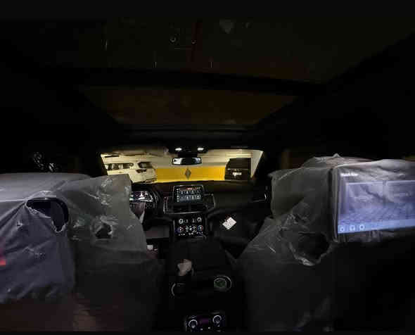 2023 وكالة القلم خيليجي مكفوله كفاله عامه من الحادث.  
ماشية 57 الف كم استخدام شخصي قابل للزياده 
موصفات ال SLT معروفه
* أكياس هوائية
* مقاعد جلد
* تحكم مقاعد كهرباء
* مقاعد رياضية
* تحكم مقود
* مقاعد تبريد-تدفئة
* ذاكرة مقاعد
* مقعد خلفي كهربائة
* نظام رادار توقف امامي خلفي
* AUX / USB مدخل
* 5 ويل كب 
* مصابيح زينون
* حساسات أمامي خلفي 
* مصابيح ليد
* كاميرات محيطيه عدد 4 
* هوك خلفي
* دخول بدون مفتاح
* فتحة بانوراما
* مرايا قابلة للطي كهربائيا
* تشغيل عن بعد
* شاشة عدد 3 
* سماعات هيد فون للشاشات الخلفيه
* نظام تعليق رياضي
* نظام ملاحة / خرائط
* تنبيه النقاط العمياء
* قفل الباب تلقائي
* أبل كار بلاي
* تنبيه مغادرة المسار
* أندرويد أوتو
* حساس ضغط الاطارات
* أوامر صوتية
* دفلوك
* مانع انزلاق
* مثبت سرعة
* بلوتوث
* شاشة لمس
* مساعد الاصطفاف
***********
متوفر وتس اب
السعر 53000$ وبيه مجال
