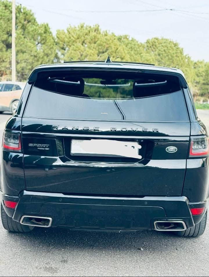 𝟮𝟬𝟮𝟬 𝗥𝗮𝗻𝗴𝗲 𝗥𝗼𝘃𝗲𝗿 𝗩𝗼𝗴𝘂𝗲  𝗣𝗹𝘂𝗴-𝗶𝗻 𝗛𝘆𝗯𝗿𝗶𝗱
#BLACK_EDITION
رنج روفر فوج بلج ان هايبرد ٢٠٢٠ 

فحص كامل 

* البيع بدون الرقم *

سعة المحرك: 2000cc تيربو هايبرد

جرافين كامل حماية للبودي 

* فل كامل 
* دفع رباعي 
* هايدروليك 
* بانوراما 
* دعسات هيدروليك اصلي
* فرش جلد طبيعي
* شاشة أمامية 
* شاشات خلفية 
* ٥ كاميرات ٣٦٠ درجة
* ابواب شفط 
* شاشة عرض على الزجاج الامامي HUD 
* حساسات أمامية وخلفية 
* ⁠بواب شفط كامل
* حساس النقاط العمياء 
* مقاعد مدفأة - مبردة - ميموري - كهرباء - مساج أمامية وخلفية 
* تحكم طارة 
* طارة مدفأة 
* غيارات عالستيرنج 
* أضوية زينون - Matrix LED headlights - كشافات 
* جنط أسود قياس ٢١" 
* بصمة تشغيل 
* نظام الدخول من غير مفتاح 
* نافيجيشن 
* بلوتوث 
* نظام صوتي Meridian sound system 
* زجاج خلفي مضلل 
* صندوق كهرباء 
* نظام تحديد مسار 
* عدة أنماط للقيادة  
* مانع تصادم
* مانع انزلاق
* عدة انظمة قيادة
والعديد من المواصفات


**إذا كنت صاحب هذا الإعلان وتريد حذفه لأي سبب، رجاءا أرسل رسالة إلى الدعم الفني**