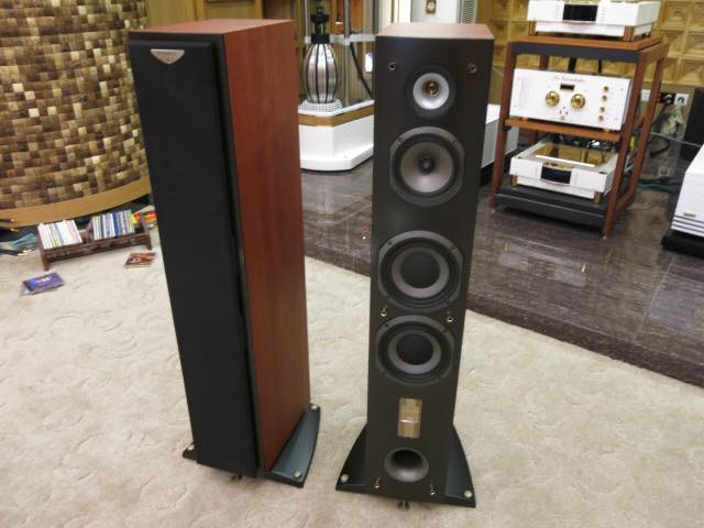 TRIANGLE antal ex HI END
سماعات هاي اند
احترافيه 
جدا راقيه
جدد استخدام ساعات فقط
مع الكارتونه
((( الوحيدات في العراق )))
***********
