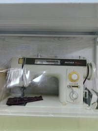 معرض وورشة مروان العبيدي لمكائن الخياطة الصناعية والمنزلية بكافة انواع...