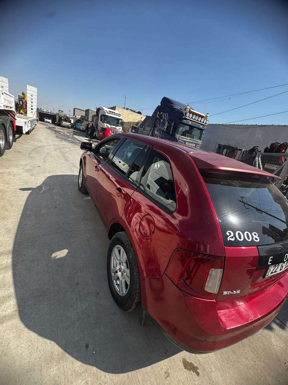 سلام عليكم 
فورد ايدج 
2008
سياره حلوه ونضيفه حيل بل نسبه الموديله
السياره معتنين بيه حييل 
ادامه عامه منل دعاميه لدعامي 
كير محرك صدر خلفي امامي كوله جديد 
نوزلات بلكات 
قاعده مال فتبم جديد 
تخم تاير جديد 
لايتات جديده 
السياره مال جنايه 
او بل نسبه للضرر ماله ما بيه اي قطعه صبغ ولا بيه تعديل 
بيه هل رصعات الي موضحه بل صوره 
غير ذني ما بيه 
السياره احله منل صور 
او شرط التحويل 
اي استفسار 
*********** واتساب 
او بل نسبه للسعر 85 بيه مجال قليل حيل 
مكاني اربيل أربيل, العراق
