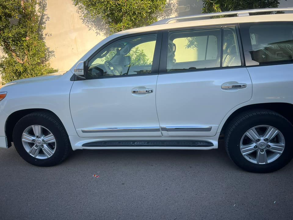 لاندكروز 2013 بريم اصل فول مواصفات محرك V6 سلندر رقم اربيل الجديد تحويل مباشر ماشيه 97الف السياره كفاله عامه شرط حتئ الدعاميات تخم تاير جديد 
مكاني الرمادي السعر 400وبيها مجال 

***********
