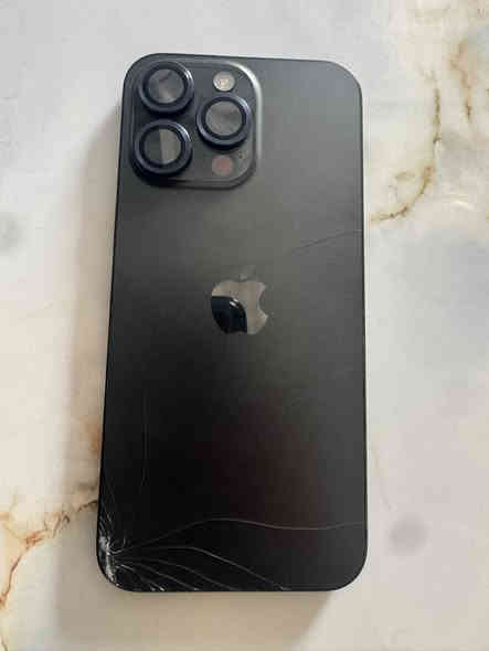 سلام عليكم ايفون ١٥بروماكس التلفون نضيف مال بيت بس وكع ونفطرالضهرالسعر١٢٠٠وبي مجال ***********
