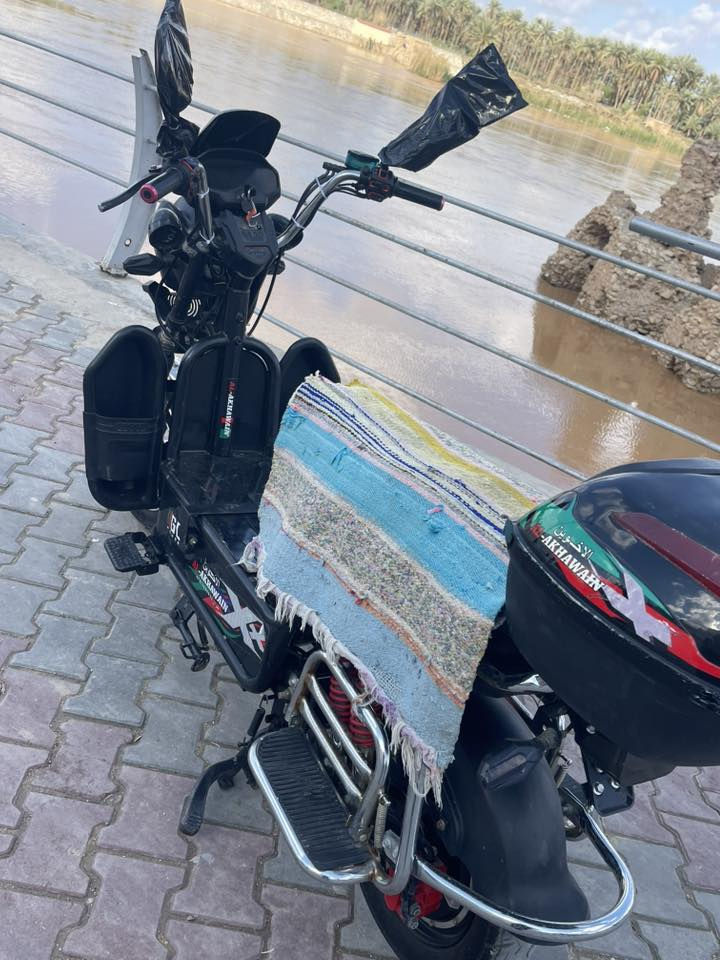 البيع ماطور شحن موديل2024 خمسه باتري بطاريات فول والك الفحص السعر 450 وبي مجال قليل رقم ***********
