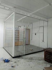 تنفيذ جميع اعمال الزجاج. المقسى والعادي والالمنيوم بكافه انواعه0773261...