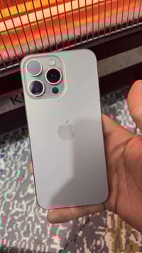 آيفون 15 برو ماكس جهاز جديد  مبدل شاشه اصليه وكاله  بطاريه86 نضافه98‎%...