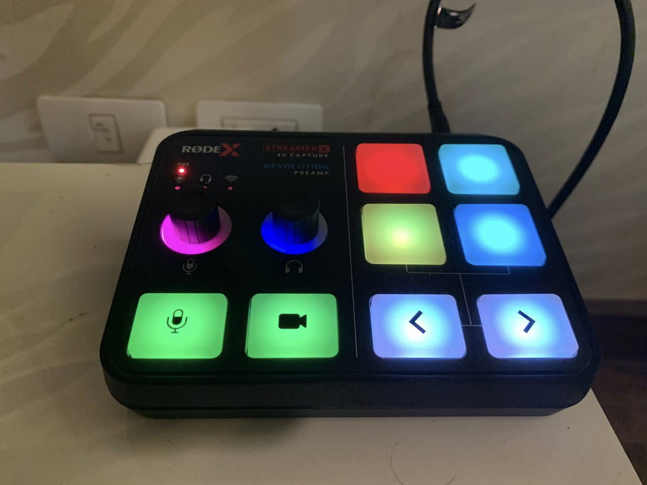 rode streamer X للبيع
يفيد اهل البثوث والتصوير 
يحتوي على video capture 4k 60fps
وبنفس الوقت يسجل صوت المايك بدقة عاليه 
السعر ٢٥٠ ألف قفل 🔒 

حي العامل /بغداد
لا يوجد توصيل


**إذا كنت صاحب هذا الإعلان وتريد حذفه لأي سبب، رجاءا أرسل رسالة إلى الدعم الفني**