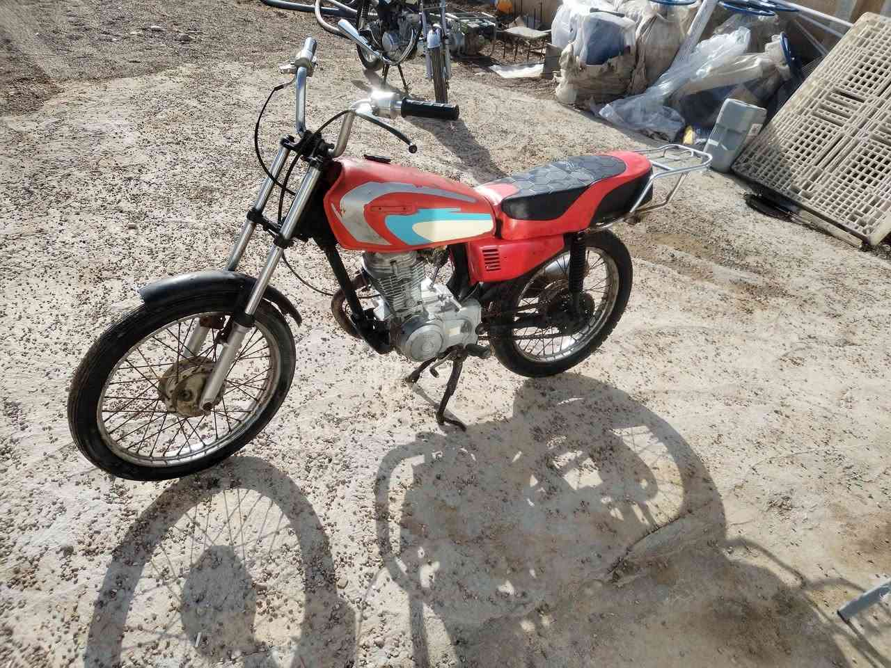 السلام عليكم دراجه للبيع بدون اوراق السعر 350 ***********
