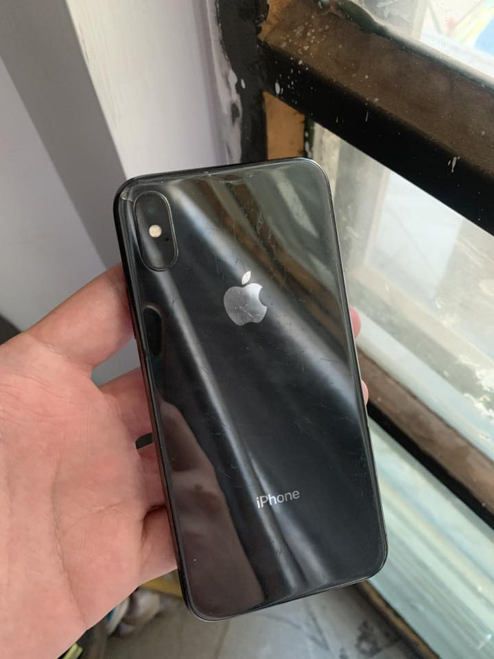 ايفون اكس عادي ذاكرة 64 بطارية 84 
الجهاز مستبدل شاشة او بطارية اصليات 
الجهاز كله شغال سعر 150 الف مكاني بغداد الدورة 
مامتوجد فيس بوك فقط وتساب ***********
