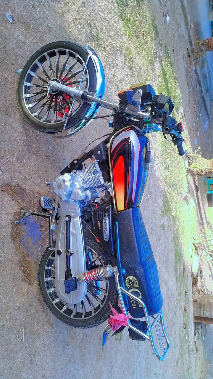 يا الله السلام عليكم دراجة البيع سيفان موديل ٢٥ مكفوله كفاله عامه أوراق كامله الدراجه جديده انضف من الصوره بصمه تشغيل عن بعد جهاز انذار السعر ٧٢٥ وبين مجال الشراي يتصل وبيه خير ويدلل ***********
