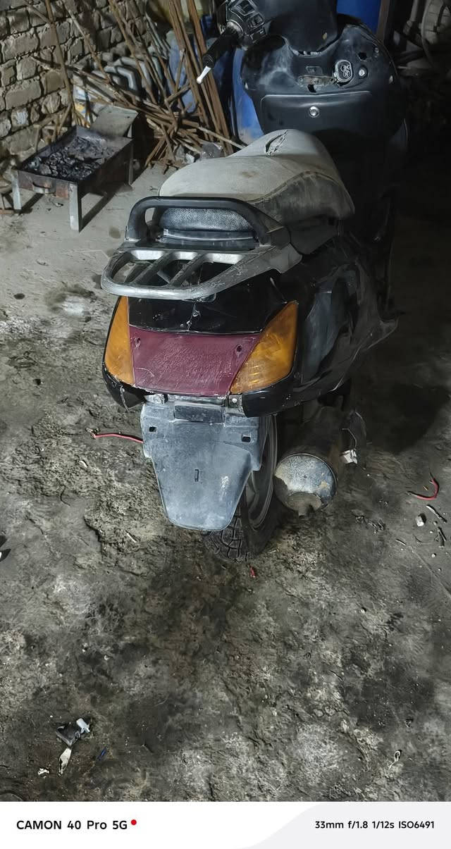 السلام عليكم دراجه سبيسي للبيع كوم حديد دراجه شغاله بس كايمه وبيهة كهربائيات عاطله السعر175وبيهة مجال قليل العنوان بعقوبه المفرق ***********
