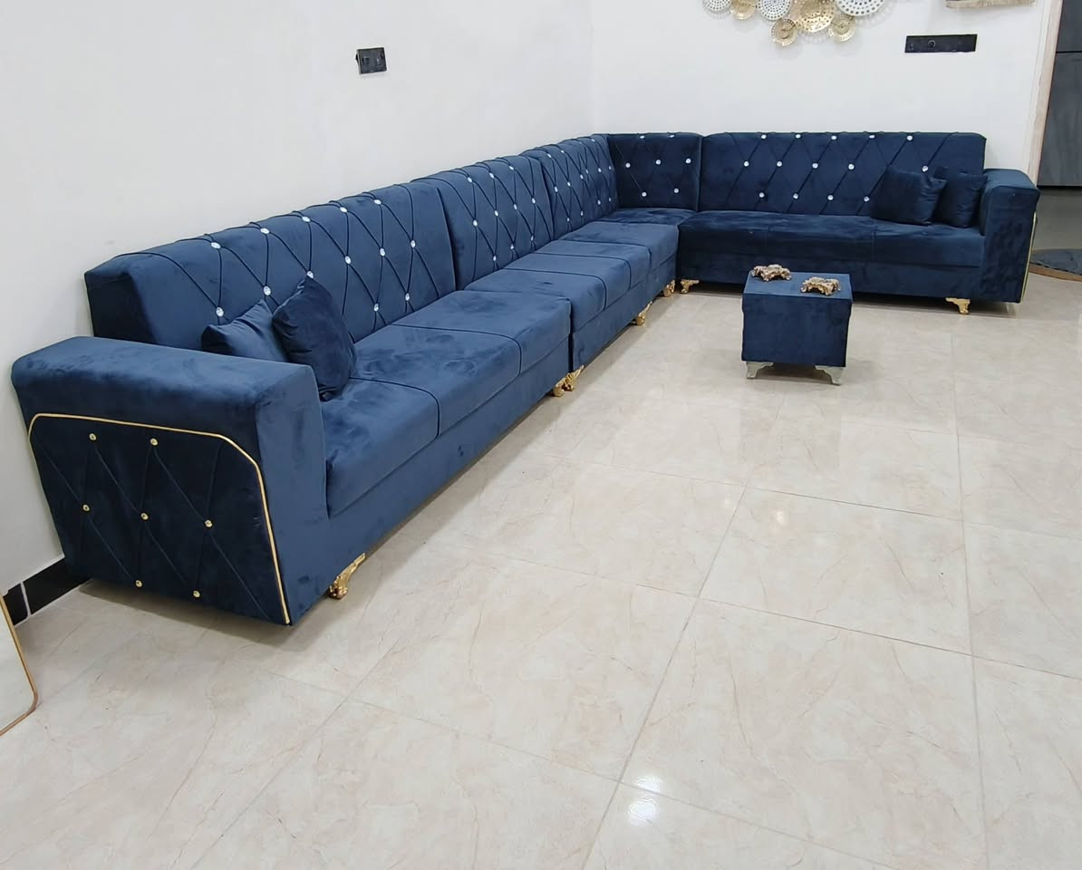 ديوان 10 مقاعد مع طبله وسطيه جديد استعمال اقل الاسبوع  محتاجين  ودنبيعه مكان حي الجهاد الرفاق *********** التواصل خاص فقط غير متواجدين بالتعليقات
