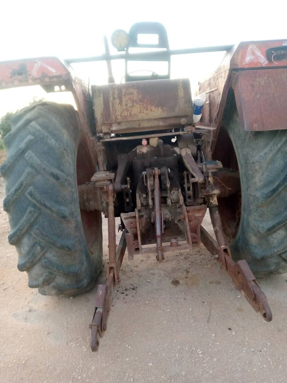 سلام عليكم للبيع عنتر 80 
كير ومحرك واكسل وهيدروليك  مكفولات تشغيل سلف  
للاتصال والاستفسار أكثر *********** بي واتساب
