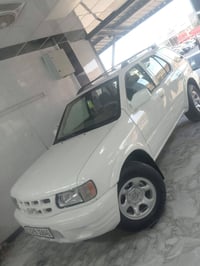 ازوزه موديل ٢٠٠٢ محرك ٦ سلندر مكفول رقم اربيل دولي اباسمي هزه براد كله...