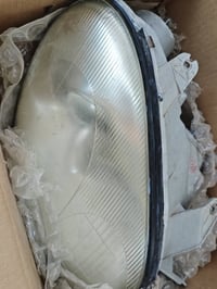 متوفر زوج لايت دايو لكنزا وارد كوري حاويه مع الكلوبات هالوجين اوسرام ا...