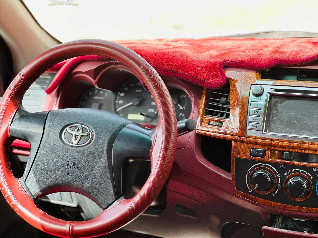 البيع بيكم فلانوزه 2013 عماني سياره جهازه برغي مانقصه بيه جملغ وباب سايق السعر 146 وبيه مجال تحول ثاني يوم المكان السماوة الهلال غير متوجده على فيس عتذر عن المروس بيع فقط***********
