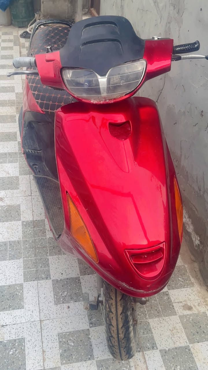 السلام عليكم بيع مستعجل دراجه فراشه نظيفه دراجه على الفحص العنوان ديوانيه حي الزيتون كهربائيات شغاله سعر 250 والشراي بخير يتدلل الرقم ***********
