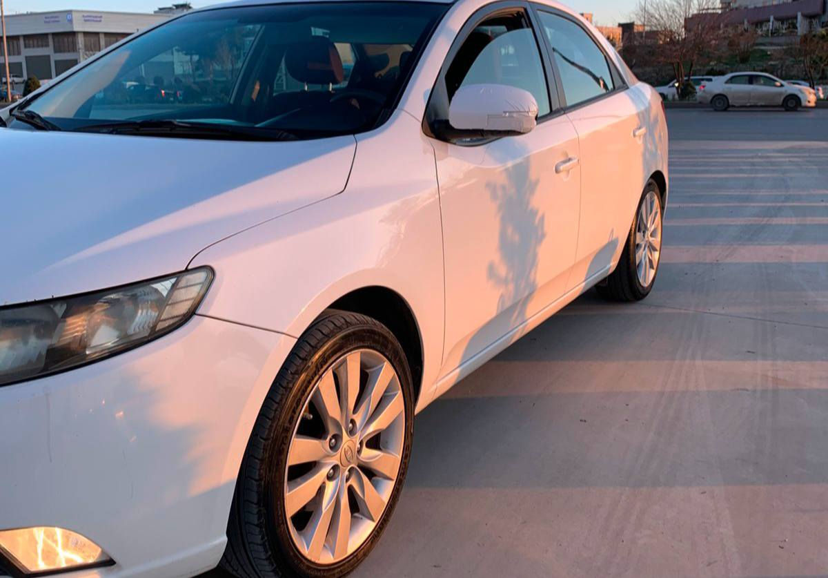 كيا سيراتؤ  2012
ناو سور 
شه ش گير گيرو مه كه ينه به شه رت 
ته نها په له يه كارتي هه يه 
له گه ل دوو په له بچوك سارد 
سه ياره كه زؤر جايزه 
چوار تايه ي تازه ي له سه ره 
بئ مه سروفه سه نه وي به سه ر نه چوه 

سعر لە کۆمێنت داوابکە ڕاستەخۆ بۆت دیت 📩 

گیرومەکینە بەشەرت زۆربەجوانی پاکی ماوە هیچ خەلەلیکی تیدا نییە 

ژمارەی خاوەنی 
***********
