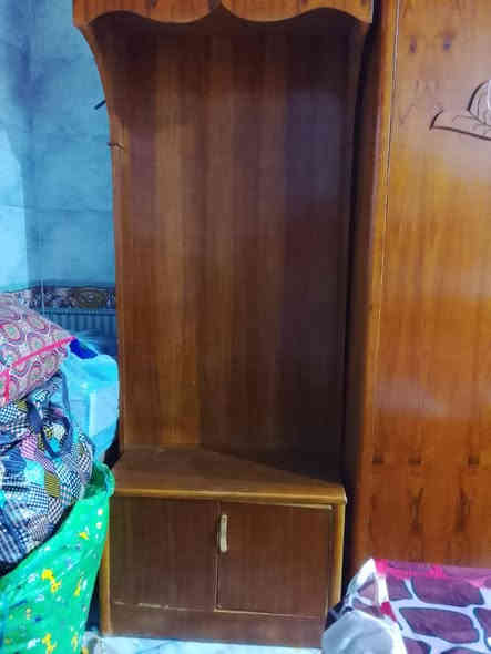 غرفه ميز مرايه جربايه كنتور تزكام ب650
وبيها مجال *********** عمارة
