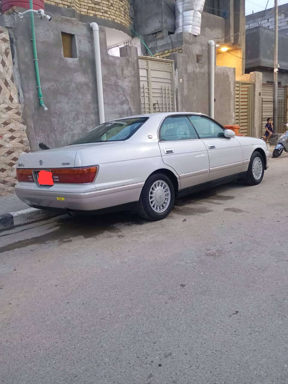 سلام عليكم بطة فصل سنوية لغاية 2030 بأسمي مكفولة من الكص ونقل الجثة ولعيب الشرعي فقط رشة جمالية كير ومحرك ثنين ونص ديلكو حدادية100/90 غرفة جديدة السيارة مال جناي السعر 80 وبيهة مجال للشراي المكان البصرة دور الشرطة ***********
