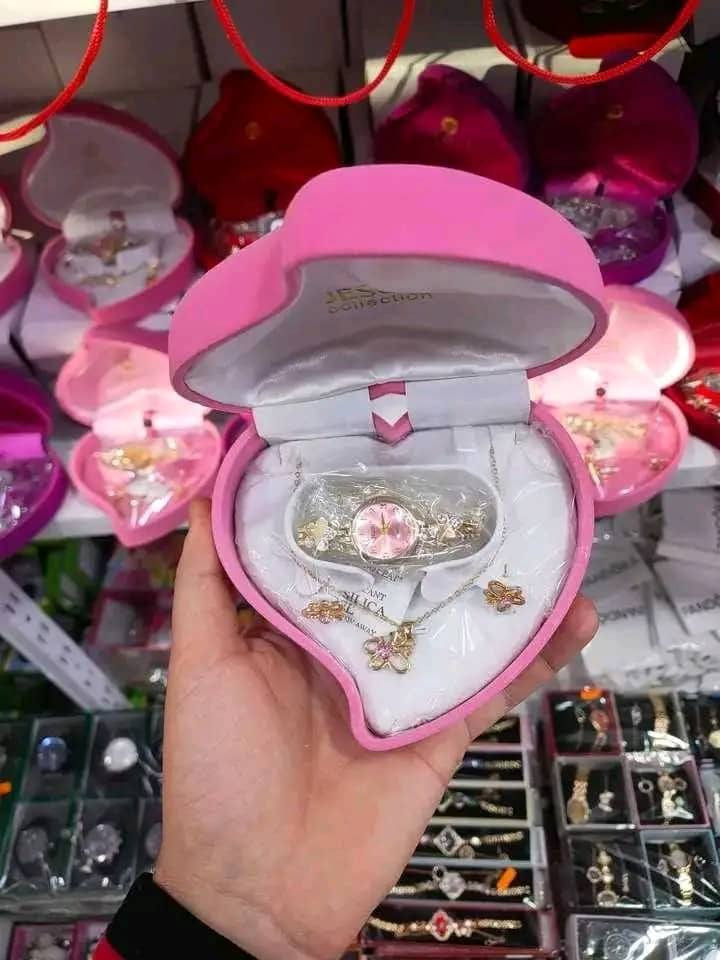 جدد "الستوك" بأقوى موديلات الساعات والكوفرييهات! 🚀
إلى تجار التجزئة وأصحاب المشاريع الأونلاين.. لا تضيع وقتك في البحث! وفرنا لكم أرقى مجموعات الهدايا (ساعات + إكسسوارات) بأسعار المصنع.
📦 ماذا نوفر لك؟
• ساعات رجالية ونسائية بضمان الجودة.
• كوفرييهات متكاملة ترفع من قيمة مبيعاتك.
• كميات متوفرة للاستلام الفوري.
💡 اجعل صفحتك أو محلك المقصد الأول لكل من يبحث عن هدية فخمة.
👇 اضغط على زر "تسجيل" أو "إرسال رسالة" للحصول على قائمة الأسعار الخاصة بالجملة.


**إذا كنت صاحب هذا الإعلان وتريد حذفه لأي سبب، رجاءا أرسل رسالة إلى الدعم الفني**