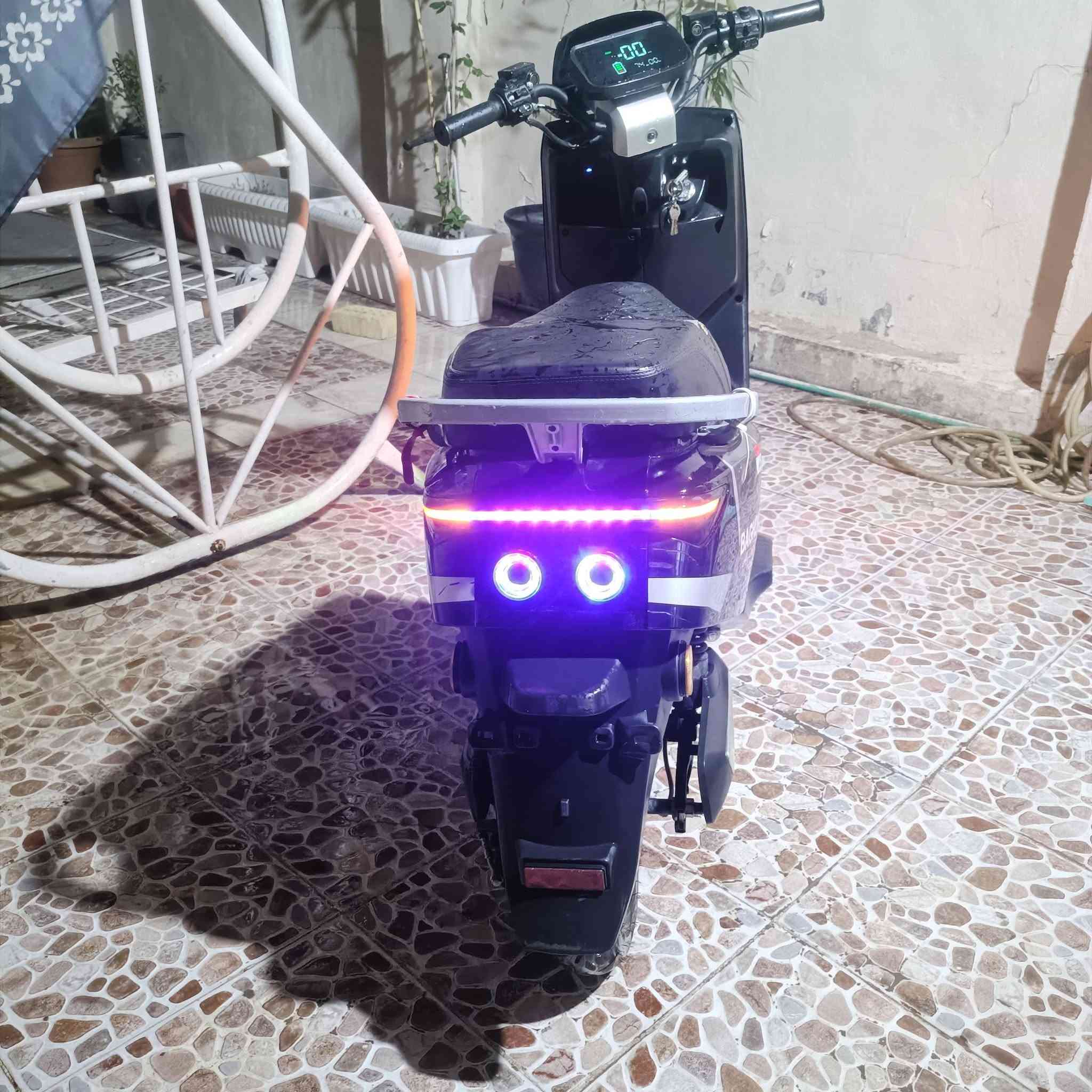 🚲 دراجة سكنس 318 للبيع

✅ السرعة الحقيقية: 60 كم/س
✅ ملف  1200 واط
✅ شحن سريع 100W
✅ تشغيل عن بُعد + سويجِن
✅ مانع انزلاق
✅ مبدل تايرين جداد
✅ دبلات أمامية هيدروليك وخلفية غاز
✅ بل شحنه لوحده تمشي 60 كم معه الوزن 
ملاحظة: البطاريات الحالية تحتاج تبديل، وسعر الدراجة مع بطاريات جديدة يتجاوز 600.

💰 السعر المطلوب: 350  قفل غير قابل للتفاوض 

📱 للتواصل واتساب: 7704567093

الشراي هلا بيه، واللي مو شراي الله يوفقه، رجاءً لا تكسر بحلالي.


**إذا كنت صاحب هذا الإعلان وتريد حذفه لأي سبب، رجاءا أرسل رسالة إلى الدعم الفني**
