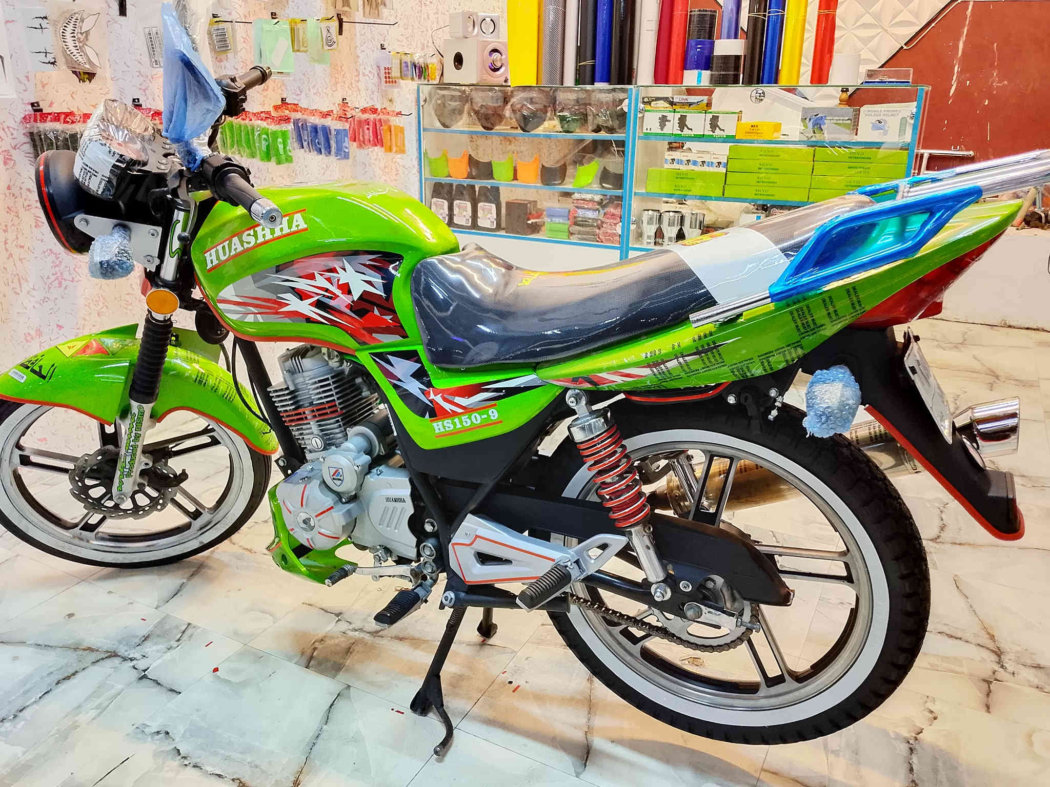 يالله💚 
دراجه هيوشه مسجل كامل سنويه ولوحات بعده اخو الزيرو كله شغال كهربائياته محرك ناعم فول
السعر ( مليون و 500 وبي مجال)  الاستفسار *********** 
المكان رمادي التاميم
