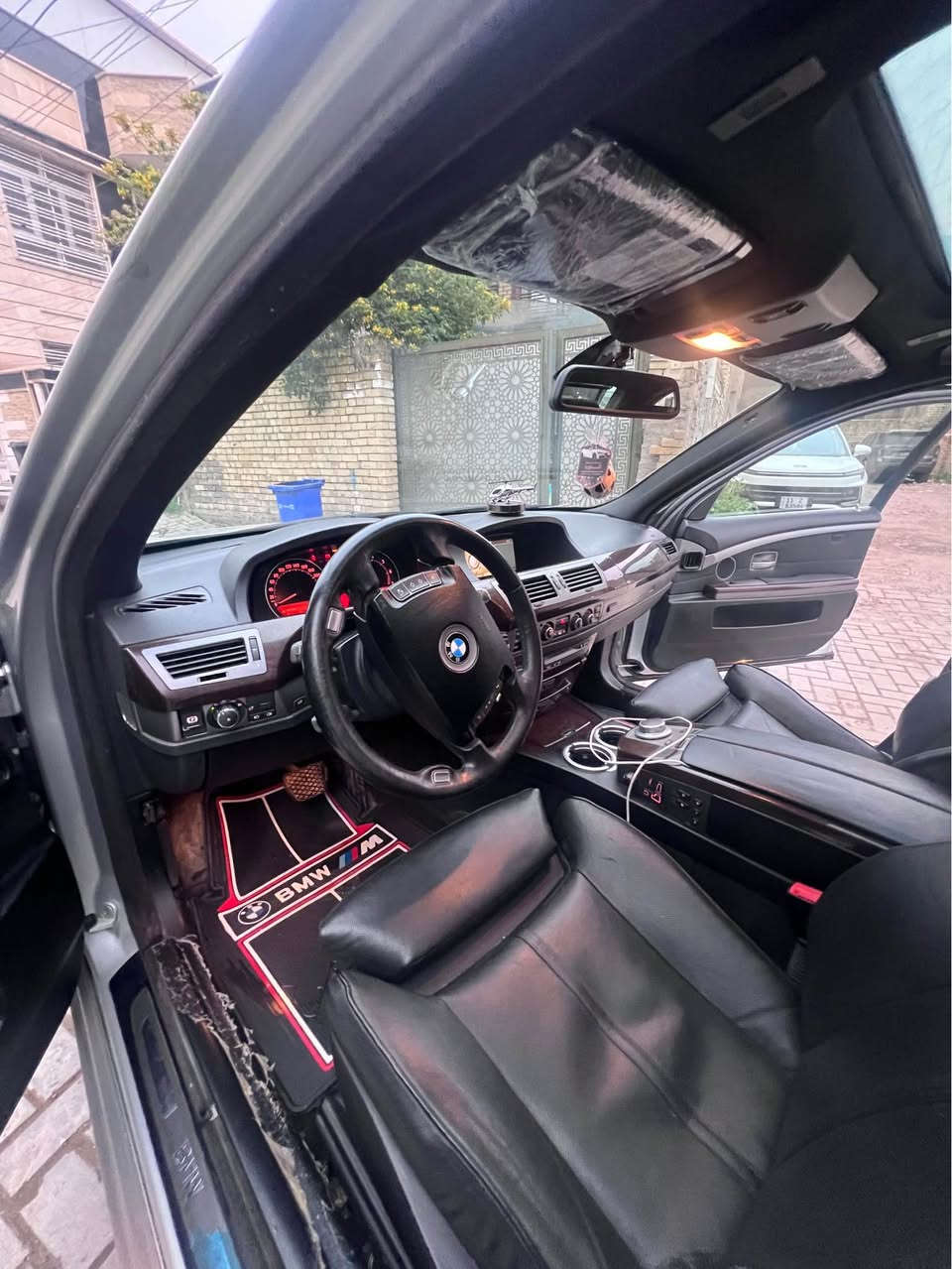 للبيع او مرواس بي ام باخره 2002(745i)محرك 8)فول 1/1))بيها صبغ حزام))*********** أربيل, العراق
