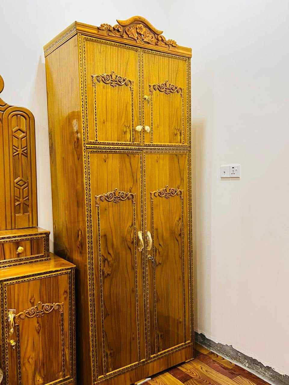 غرفه ست أبواب جديد صاج عراقي السعر ٨٠٠ للاستفسار خاص أو تساب ***********
