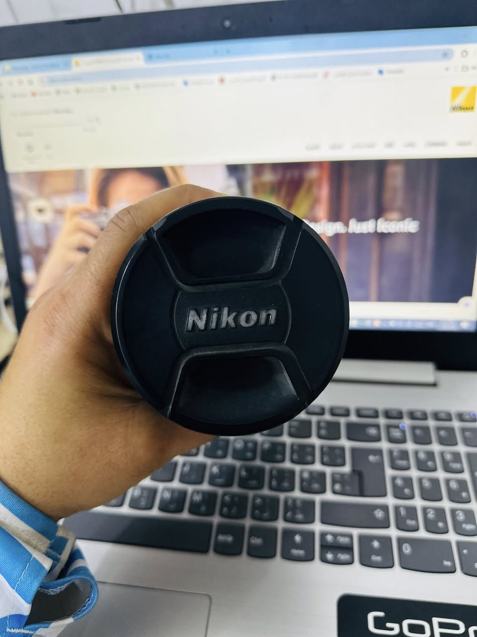 عدسة AF-S NIKKOR 24-70mm 1:2.8G ED نيكون  نظيفة  ومابيها اي مشكلة والي محدد عليه بلاحمر كسر الاطار ماأثر عليها من الخارج  عنواني ناصرية مركز 

اتصال او وتساب  *********** 

السعر 500 وبيها مجال للشراي
