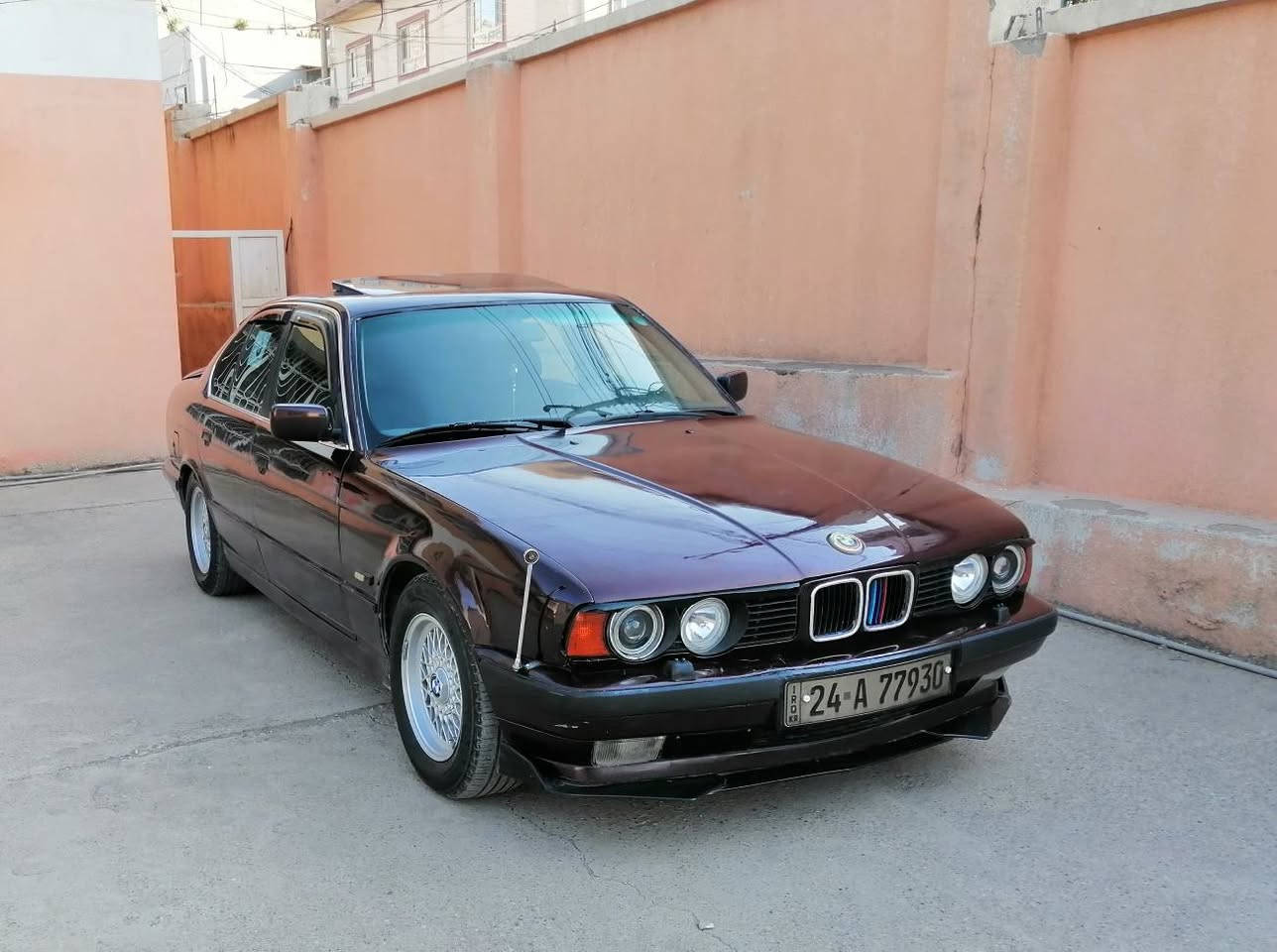 بيئم 525 .محرك جديد  كبس ديجيتال  گير اتوماتيك موديل 1993  سلايت جامات كهربائيه تبريد قطعتين . دبل أيرباك.مرايات كهربائيه.سلايت .كوشن جلد .گير محرك بشرط  سيارة عام بخ جمالية تحويل  بشرط . رقم وسنوية  جديد حتى.2029.سياره رقم دهوك و موجوده بدهوك.سياره بدون مصرف نهائيا.
سياره تحويل و غرامات بشرط ..سعر.72.مجال 
***********.فايبر.واتسأب دهوك, العراق
