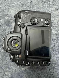 متاح نيكونd850 الاحترافيه للبيع اصور بس بشاشه صور وفيديو انتبه على كلا...