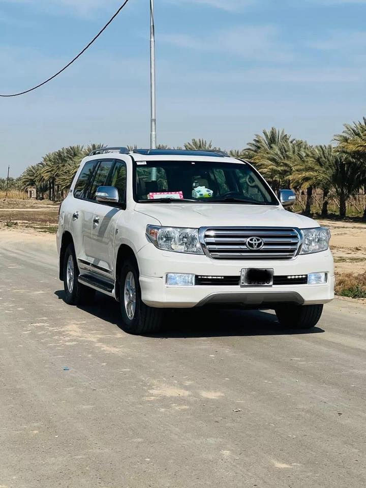 يالله 
السلام عليكم لاندكروز 2011 ستينيه اصل V6  كشنات بقلاوه رقم بغداد الجديد هزه وفحص وسنويه كله جديد مكينه وكير وحداديه كله مكفول مامفتوحات بشرط الفحص تخم تاير جديد السياره مكفوله كفاله عامه ماشية ١١٥  
الموصفات
كشنات بقلاوه جلد +ثلاث حركات 
شاشه 
كامره 
فتحه سقف 
بصمه +بصمه ابواب 
يدات نيكل 
مري كهرباء +اشاير بل مري 
حساسات امامي خلفي 
تحكمات ستيرن جهتين 
بعد بيه هواي موصفات معروفه مواصفات الستينيه فول 1/1) 
***********
سعره ٣١٠
