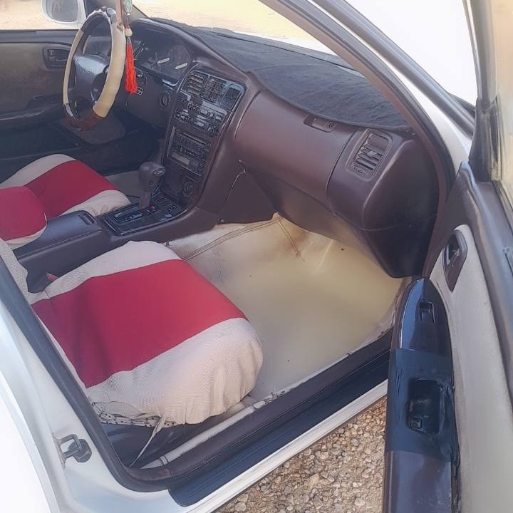 كرستا للبيع موديل١٩٩٣ مكفول كفاله عامه من عيب شرعي كير مكينه حداديه وتبريدثلج بسمي تحويل ثاني يوم رقم سياره واسط العنوان واسط مبايل***********
