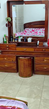 غرفه نوم للبيع نضيفه صاج عراقي وياها ملحقات بغداد الكرخ للاستفسار الات...