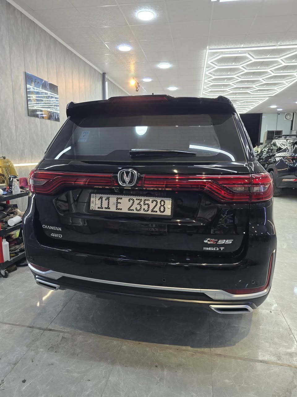 السلام عليكم
للبيع شانجان  CS 95 رويال  أعلى فئه دفع رباعي 
موديل 2022

السعر 205 ورقة يعني ( 31500000 مليون )

ماشيه السيارة 54 الف كيلو متر وقابل للزيادة 
شاشات لمس
صندوق كهرباء
رادارت + تحديد مسار
كشنات كهرباء وتدفئه وتبريد
قياده ذاتية
كاميرات 360 درجه
نظام كاميرات 3D
كاميرات مرايات جانبيه بدقة 4k
حساسات 360 درجه
هاند بريك دكمه
لايت وبك لايت LED
نظام للتحكم في الثبات.
نظام لمراقبة ضغط الهواء في الإطارات.
نظام التحذير عند مغادرة المسار.
نظام المساعدة عند صعود المرتفعات.
نظام منع الاصطدام.
نظام للتحكم في الانزلاق.
نظام الفرامل المانعة للانغلاق (ABS).
نظام للتحذير من الاصطدام الأمامي.
توزيع إلكتروني للفرامل.
نظام لمراقبة النقطة العمياء.
وسائد هوائية أمامية وجانبية.
نظام للتحكم في الثبات.
ذاكرة مقعد السائق
اضاءة محيطية
 رقم بغداد بأسمي
     ملاحظة

السيارة عليه طبقة حماية نانو سيراميك مكفولة كفالة عامة من اي شي وجاهزة من كل نواحي، حتى تخم تاير جديد بيها  وصيانة دورية داخل الشركة كل تبديل دهن وبعدها داخل ضمان بالشركة للسنة 2027
وعنواني الديوانية قضاء الشامية 
 تلفوني( *********** )
