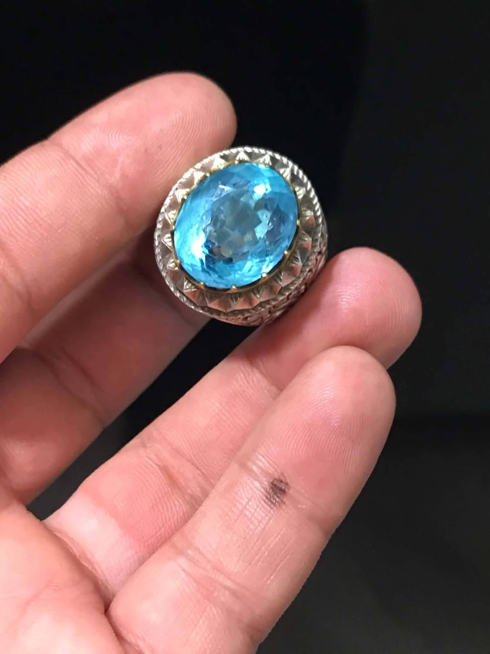 يمتاح خواتم ثقيله الاول اوبال اثيوبي وزن 25صياغة عباسيان قلم زني والثاني توباز سويسري صاغه يدويه ثقيله قللم زني وزن 23:300 الاول 125الاوبال والتوباز 110للاستفسار خاص او الاتصال ***********
