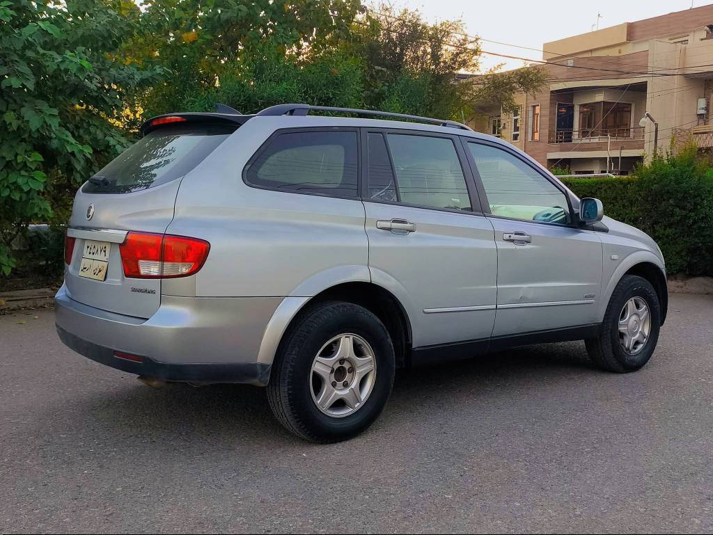 سانگیونگ کایڕۆن مۆدیل 2012  بەنزین و چوار پستن
گێڕ و مەکینە و تەبرید و هەموو گیانی بەشەرتە

تەحویل و غەڕامە بەشەرتە ..
سەنەوی بەسەرچووە
   هیچ سبوغ و لێدانی نیە هەموو گیانی بەشەرت تەنها کەمێک ڕەنگی ڕۆیشتووە و کاڵبۆتەوە 
چوار تایەی نوێی  تازە بۆ بەستراوە

ڕەقەم هەولێرە  و لەشاری هەولێرە
بۆ پەیوەندی 
 
‏‪0750 3432028
68 وەرەقە  و مەجال أربيل, العراق
