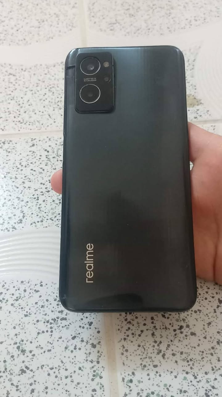 رلمي i9
الشاشة: بحجم 6.6 بوصة بدقة FHD+، وبتردد 90Hz (سلسة في التصفح).
المعالج: Snapdragon 680 ٦٠ فريم ببجي
الكاميرا الخلفية (ثلاثية): الأساسية بقوة 50 ميجابكسل، مع كاميرتين (ماكرو وعزل) بدقة 2 ميجابكسل.
الكاميرا الأمامية: بدقة 16 ميجابكسل.
البطارية: ضخمة بسعة 5000 مللي أمبير.
الشحن: يدعم الشحن السريع بقدرة 33 واط.
الصوت: سماعات ستيريو (سبيكرين).
ذاكرة ١٢٨
اخوان عيبه فقط الدكم مال التنصي وتعلي الصوت واكعات
 سعر الجهاز ٧٥ الف


**إذا كنت صاحب هذا الإعلان وتريد حذفه لأي سبب، رجاءا أرسل رسالة إلى الدعم الفني**