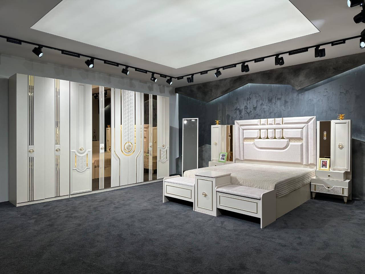 الى اهلنا في مدينة الحلة♥️
يعلن معرض رويال للغرف التركية والاثاث المنزلي والمكتبي عن توفر كل الاحتياجات المنزلية والمكتبية من الاثاث وغرف النوم
▪️ميز بلازما (فلات ، ستاند)
▪️كنتور 2و3و4 باب تركي فقط
▪️طبلات بكافه الاحجام والاشكال
▪️غرف نوم كافيه الاحجام والاشكال
▪️غرف اقتصادية شبابيه
▪️تتوفر غرف تتكون من 5 قطع الى 10 قطع بكافة الاحجام والاشكال
▪️ميز طعام بكافة الأحجام والاشكال
🔶 يتوفر نظام الاقـ.ـساط لحاملي بطاقة الرافدين 
- للاستفسار الاتصال : *********** - *********** او واتساب
#العنوان/ حلة باب المشهد مقابل مصور بشير مجاور مصرف
الرافدين.
