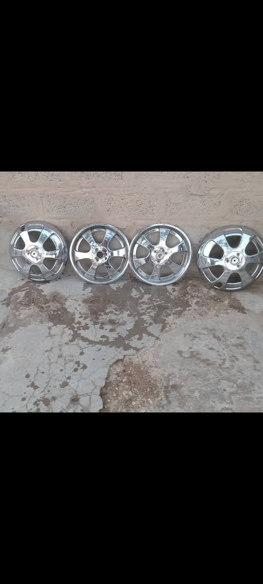 سلام عليكم لبيع كبات هينو صليات***********
