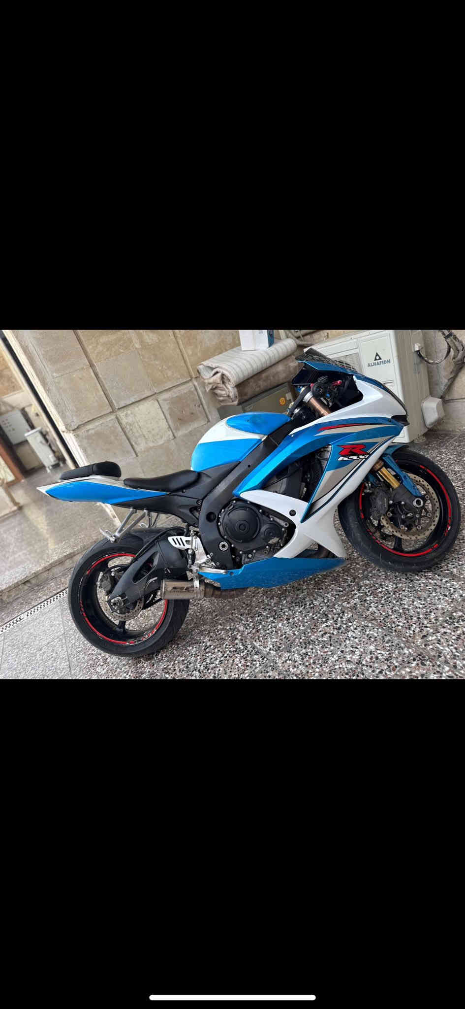 السلام عليكم 
جكسر 2009/750 
الدراجه جاهزه ونقصها اشياء جدا بسيطه
كير ومكينه خير من الله وكفاله 
برمجة امريكا بيها / السعر 35
 للاستفسار ***********
