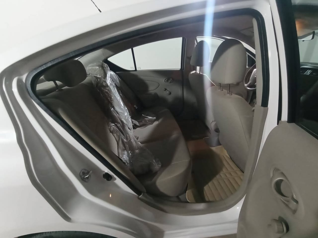 السلام عليكم
صني 2022 
هندي ..
محرك 15.. شرط
كيرتوماتيك .. شرط
سنويه 2028..
ماشيه 30k
بدون صبغ .. 
سعر 118$.. 
مكان السياره اربيل ..سوران
*********** وتساب 
مكلف بالنشر ../ 
لا تبعث  طلب صداقه 
الطبات عندي مقبطه ادخل خاص
../ كل السيارات انزلها ستوري ../
