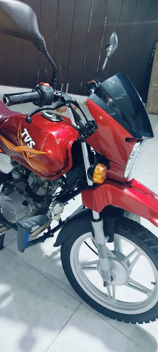 للبيع
دراجه tvs
رقم بصره بسمي جديد
شرط الشغل والنضافه
محرك مفتوح
كهربائيات كلها شغاله ماعدا الهورن
يرادلها باتري حتى تشتغل سلف
مكان البصره قضاء القرنه 
***********
سعر 1.600.000 مليون وستميه
تريد تفاصيل اكثر تعال وشوف الدراجه براحتك
