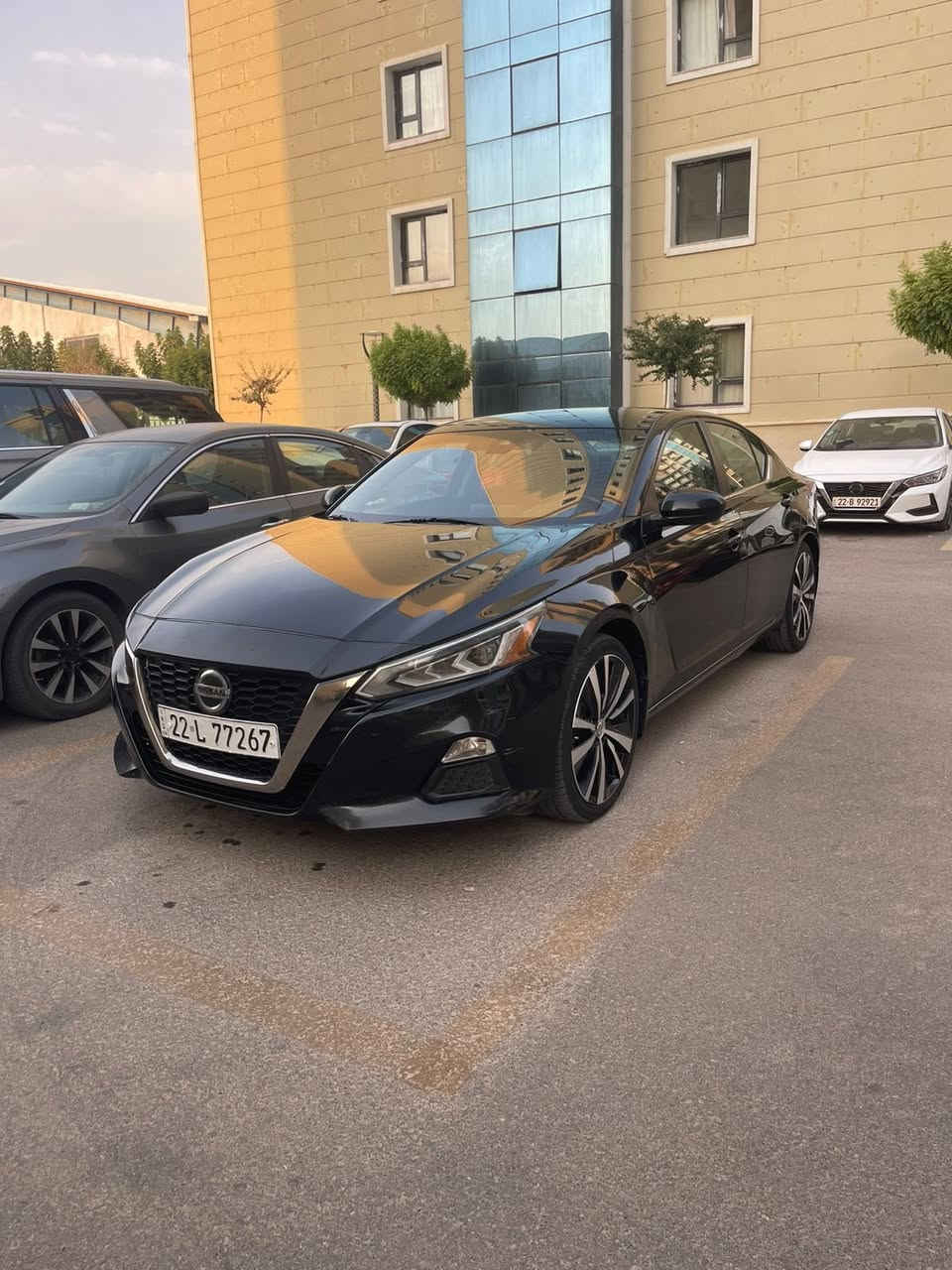 سلام عليكم . ALTIMA 2021
فول مواصفات SR عدا الفتحه 
تحكمات ستيرن شاشه كبيره كشنات كهرباء 
كشنات جلد لايت LED محرك 2500 تنفس طبيعي المرغوب تبريد تدفئه شغالات 
رقم اربيل تحويل مباشر 
ضرر السياره قطعتين جاملغ امامي ايمن وجاملغ خلفي ايمن بدون دواخل 
مكان السياره صلاح الدين الضلوعيه 
للاتصال *********** 
السعر 145 وبيها مجال
