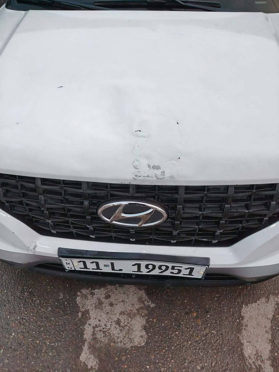 🚗 للبيع 

هيونداي  فينو 2022

🌍 المدينة - بغداد –  شارع حيفا
•   🛣️  المسافة المقطوعة    -   30 الف مايل

------------------------------------------------------------ 

✅ المواصفات :

📅 الموديل: 2022
🛣️ الممشى: 30000 مايل

⚙️ المحرك: 1600cc دبل نوزل – أداء ممتاز واقتصادي
🧾 الضرر: شبر ب البنيد موضح ب الصوره
🛞 الويل: 16 إنج

• ناقل حركة أوتوماتيك سلس
• قيادة مريحة وهادئة
• استهلاك وقود منخفض
• شاشة وسطية مع نظام ملاحة
• مقاعد قماش مريحة
• تحكم ستيرن كامل
• مكيف أمامي قوي
• نوافذ كهربائية + سنترلوك
• مدخل USB وAUX
• مثبت سرعة 
مكلف ب النشر 
السعر: 137 
+964 783 893 8995

#للبيع #سيارات_للبيع #سيارات #بغداد_سيل بغداد, العراق


**إذا كنت صاحب هذا الإعلان وتريد حذفه لأي سبب، رجاءا أرسل رسالة إلى الدعم الفني**