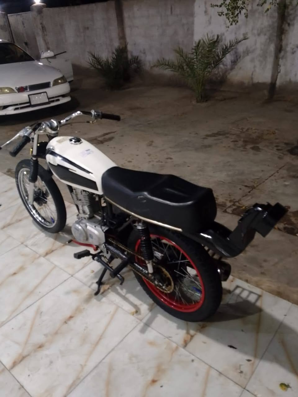 سلام عليكم نامه للبيع ادوات ادوات ادوات دراجه جاهزه عله حبايه ونص كله جديد من كدام لي وره أنكر هندر وين ما تروح روح شاصي قطرت لحيم ما بي  مكاني القرنه ناحيت ثغر قرب سايلو سعر 575وبيها مجال للشراي لبياع شراي لا تراسلني ابد رقم الهاتف ***********
