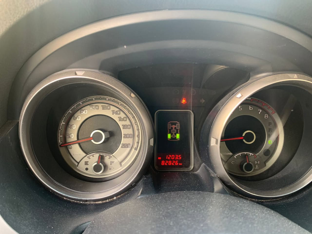 السلام عليكم
باجيرو 2015 حبتور 
السياره فول مواصفات مكفوووله
-جلد
-فتحت سقف(سلايت)
-حساسات
-كامره خلفيه
-محرك3500
فول مواصفات الحبتور
السياره جديده ونضيفه 
تخم تايرات جديد
ادامه المنظومة الوقود كامله 
السياره ماشيه 82 الف قابل للزياده
رقم بغداد باسمي التحويل ثاني يوم
سعر السياره (20،000$  )
وبيها مجال ان شاء الله
مكان السياره بغداد الرصافه 
الاستفسار الاتصال على الرقم
***********
